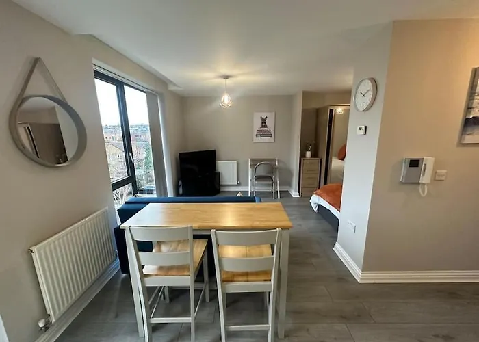 Cute Apartment Next To Colindale Station
