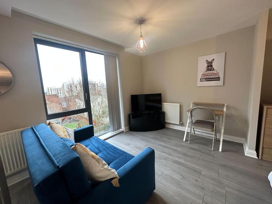 Cute Next To Colindale Station Apartment